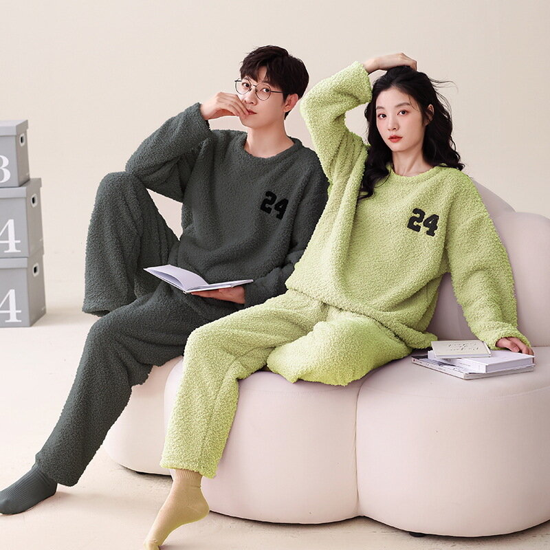 韓国の冬の厚手のパジャマスーツカップル、男性と女性のための無地のパジャマ、恋人のための柔らかい暖かいパジャマ