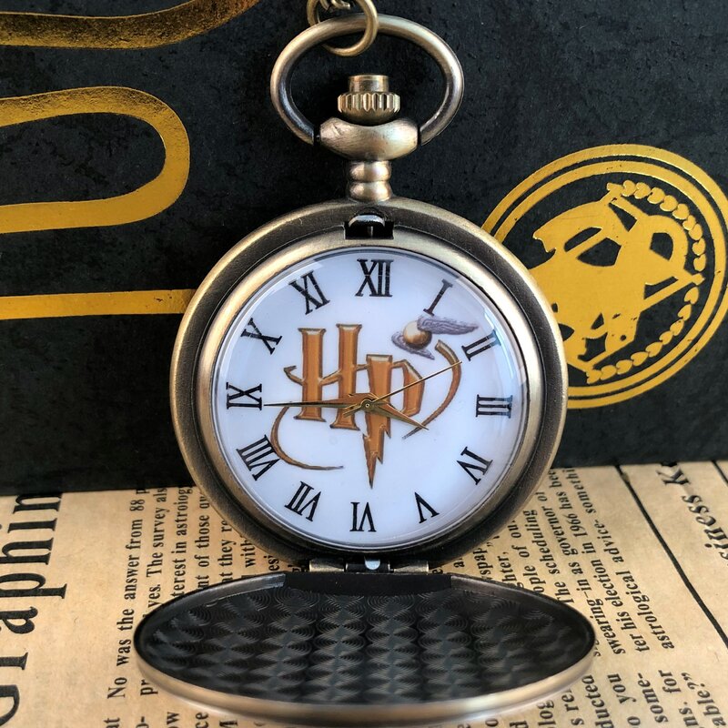 Napis Hot wzór motyw filmowy kieszonkowy zegarek kwarcowy biała tarcza cyfry rzymskie wisiorek łańcuch zegarowy mężczyźni kobiety prezent dla studenta H & P