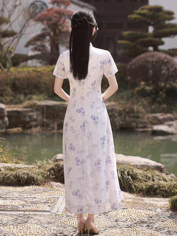 Robe Cheongsam traditionnelle chinoise pour femmes, Qipao, longue, mince, jeune, femme, impression vintage, style national, nouvelle mode