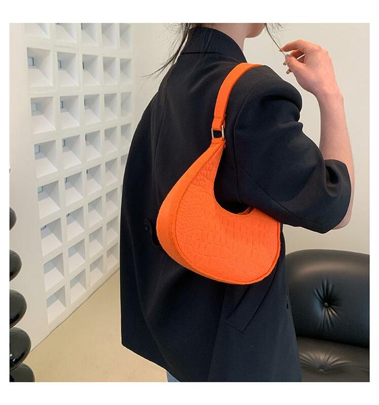 Borse a tracolla in feltro alla moda per le donne borsa ascellare da donna Design avanzato Texture borse per ascelle borse borsa da sella a mezzaluna