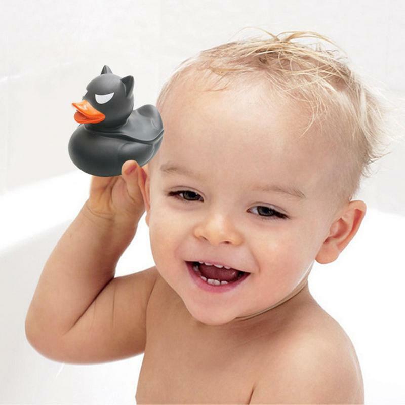 Mainan mandi anak bebek karet, mainan anak Bebek Mini lucu, mainan bak mandi bebek Halloween warna hitam, perlengkapan mandi ulang tahun dan