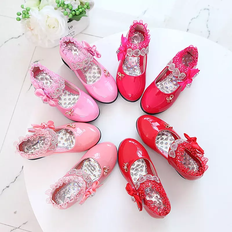 Scarpe da ragazza primavera autunno nuova ragazza scarpa da principessa tacco alto danza scarpa singola acqua diamante scarpe in pelle per bambini scarpe per bambini Mary Jane