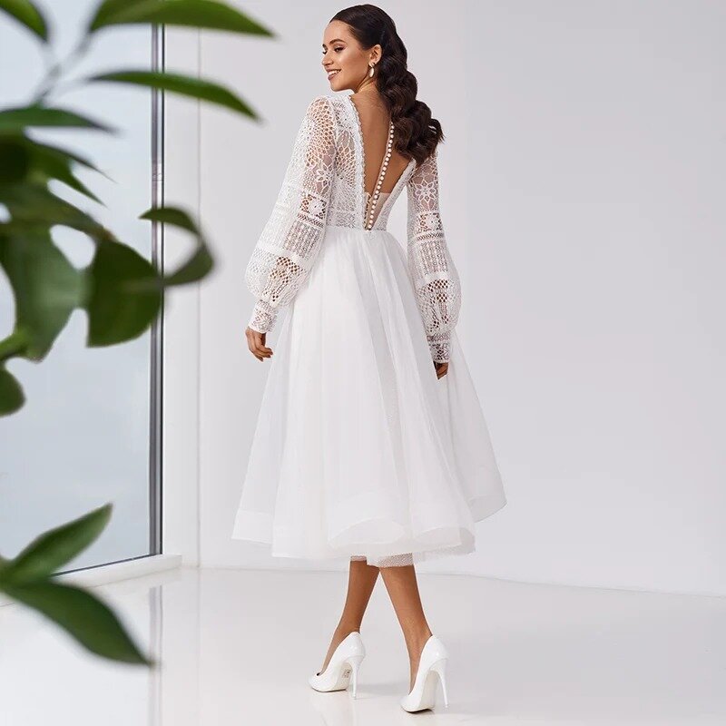 Boho Short V-Neck Wedding Dress Lantern Sleeve Lace Illusion Back Beach Tea Length Bridal Gowns Elegant Vestidos De Novia