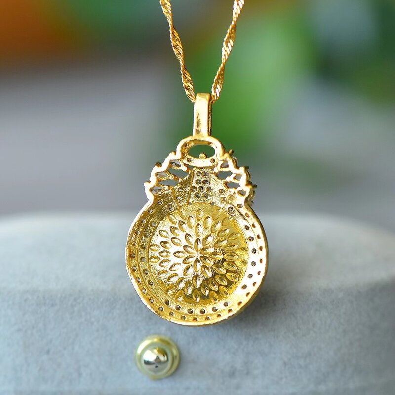 Женское ожерелье с подвеской из натурального драгоценного камня