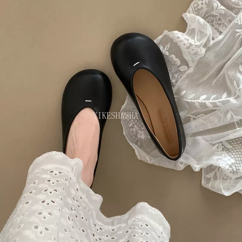 2024รองเท้าปากกว้างสำหรับผู้หญิง, ใหม่หัวกลมส้นแบนรองเท้ามีขอบล่างนิ่มสำหรับผู้หญิงรองเท้า Mary Jane รองเท้าแตะหญิง