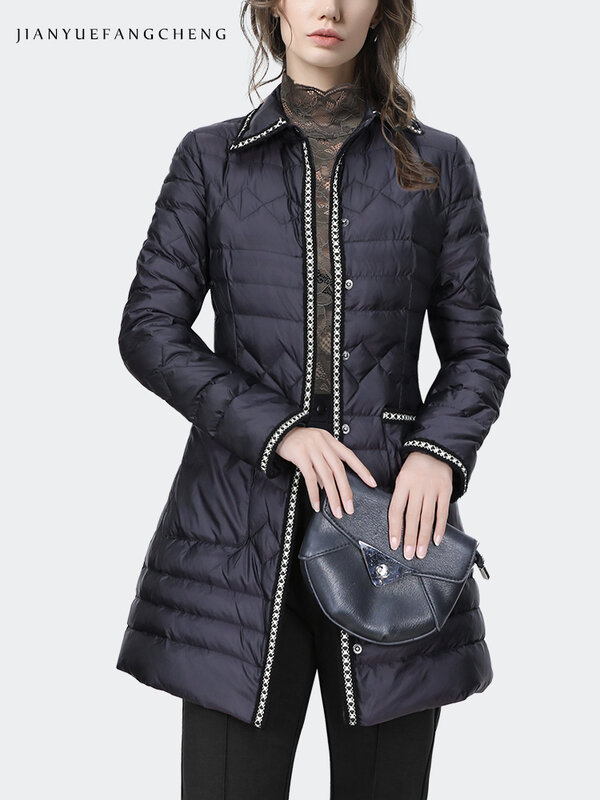 Jaqueta preta de comprimento médio para mulheres, manga longa, casaco quente, jaqueta à prova de vento, gola elegante, guarnição de correias, puffer fino, inverno