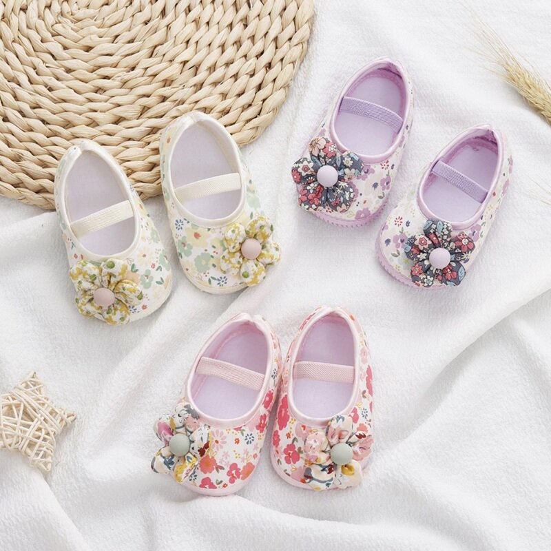 Sepatu katun bayi perempuan 0-18 bulan, sepatu jalan bunga Retro, sepatu belajar jalan musim semi musim gugur sol lembut bayi baru lahir Balita