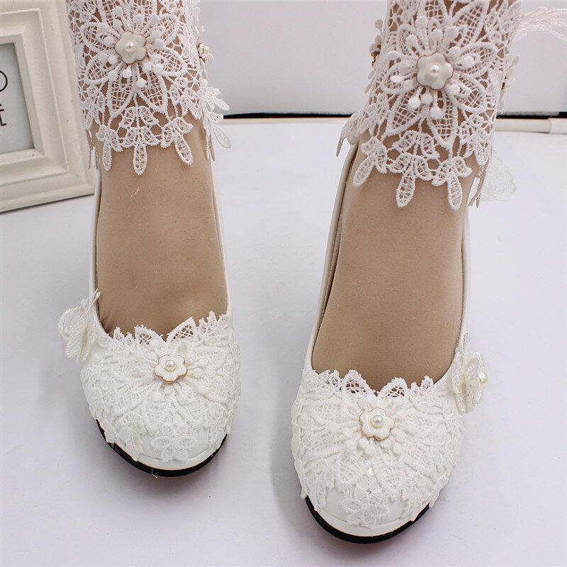 Bombas de flores blancas para mujer, zapatos de tacón fino de 8CM de PU para boda, zapatos de encaje con correa de lazo de pie poco profundo, vestido de fiesta para mujer