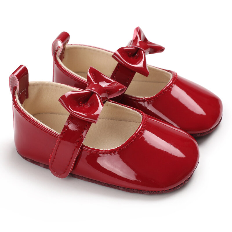 Новая модная красная обувь для новорожденных, Нескользящие тканевые туфли с подошвой для девочек, элегантные и благородные прогулочные туфли для маленьких детей