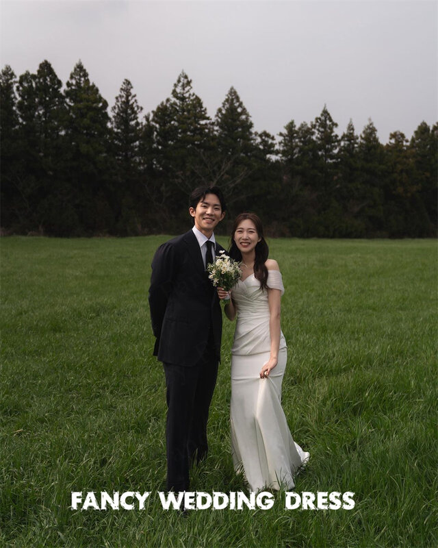 Vestido de noiva extravagante princesa fora do ombro, vestido de noiva coreano, manga curta, cetim macio, vestido de casamento, foto shoot, pregas jardim, sereia