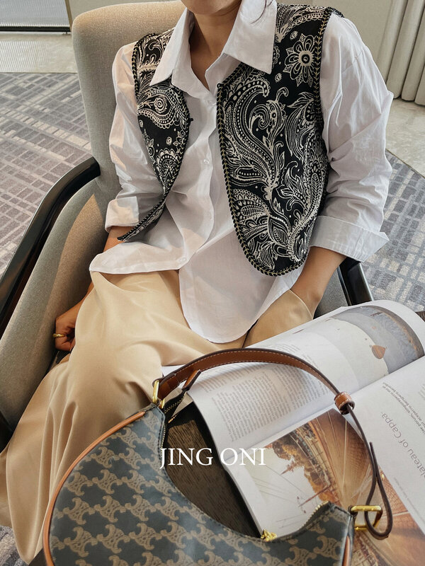 Embroidered Vest Jacket Women Clothing 2023 Luxury Korean Y2k Crop Elegant Sleeveless Vintage Fashion Coat Top Waistcoat Floral