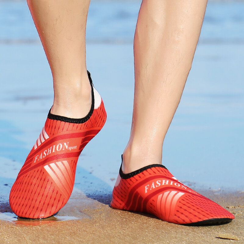 Sapato aquático antiderrapante para homens e mulheres, confortável, de secagem rápida, sapato de praia, estampado da moda, descalço, verão