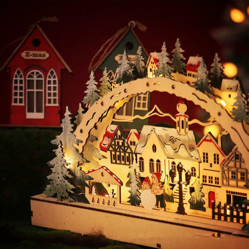 Christmas Village House ตกแต่งคริสต์มาสบ้าน LED Light Glowing Santa Claus บ้านไม้เครื่องประดับ Pre-Lit LED