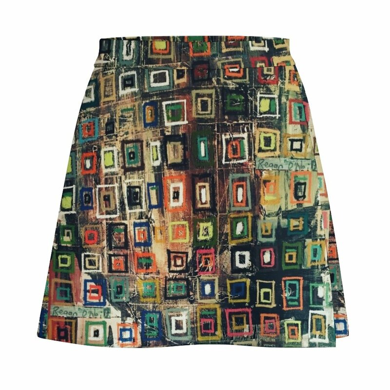 Модная мини-юбка с запонками