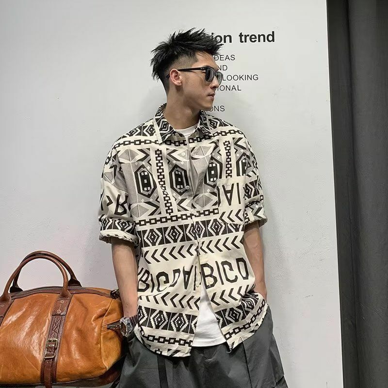 Blusa de manga corta para hombre, ropa informal holgada, ajustada, con cuello cuadrado y botones, estilo Harajuku, a la moda, 2024