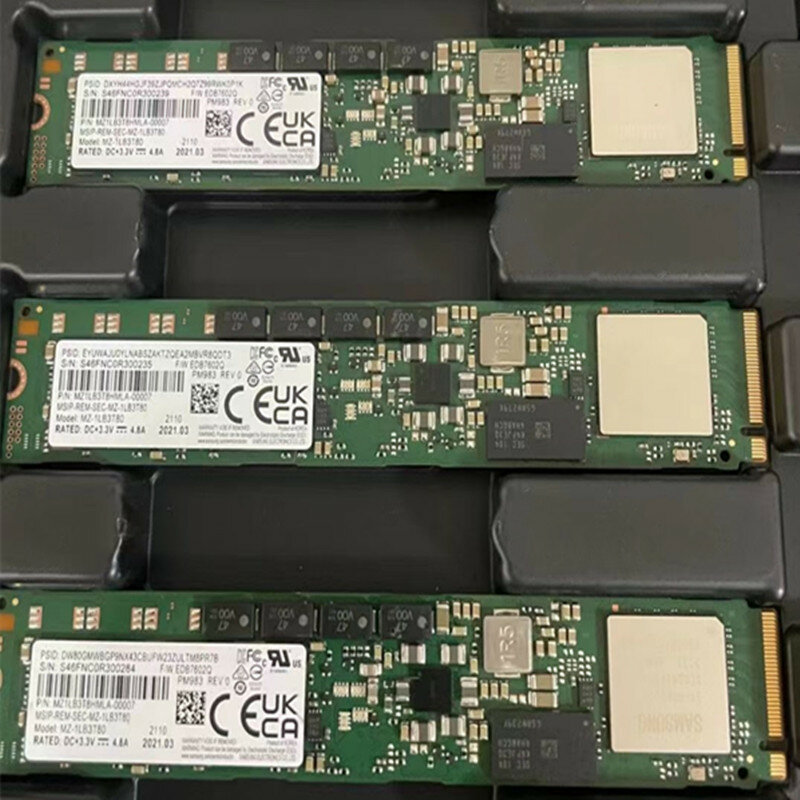 Gratis pengiriman asli untuk Samsung PM983 1.92T 3.84T 22110 NVMe M.2 PCIE3 hard drive kecepatan tinggi cache independen power-off prot