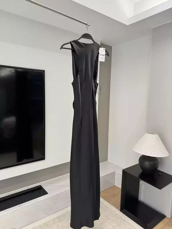 فستان نسائي متوسط الطول بدون أكمام ، كلاسيكي ، قصة ضيقة ، نسيج ساتان ، تصميم فريد ، عصري ، أسود