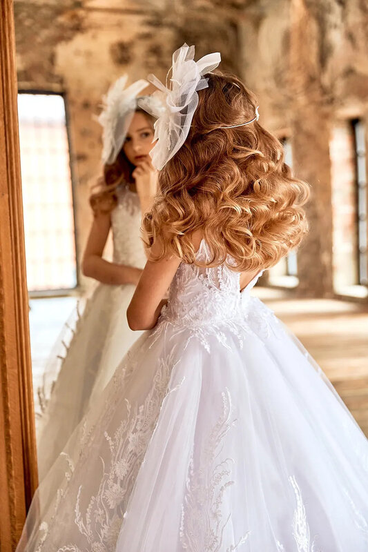 Elegancka dziewczęca sukienka w kwiaty biała aplikacja na ślubne koronki bez rękawów, puszyste dziecko pierwsze sukienki na przyjęcie urodzinowe eucharystyczne