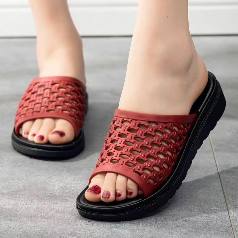 รองเท้าแตะผู้หญิงแบบกลวงหนึ่งคำสำหรับฤดูร้อนของผู้หญิงใหม่รองเท้าแตะชายหาดกลางแจ้งกันลื่นพื้น gratis ongkir หนาไม่ลื่นรองเท้าแตะใส่เดินในบ้านฤดูร้อน