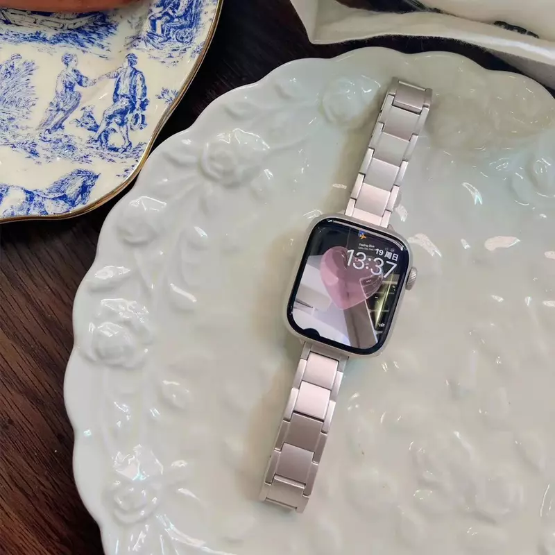 Correa de Metal delgada para Apple Watch, pulsera de acero inoxidable de lujo para iWatch Ultra 2, 49mm, 9, 8, 7, 41, 45mm, 6, 5, 4se, 44, 42mm, 40mm