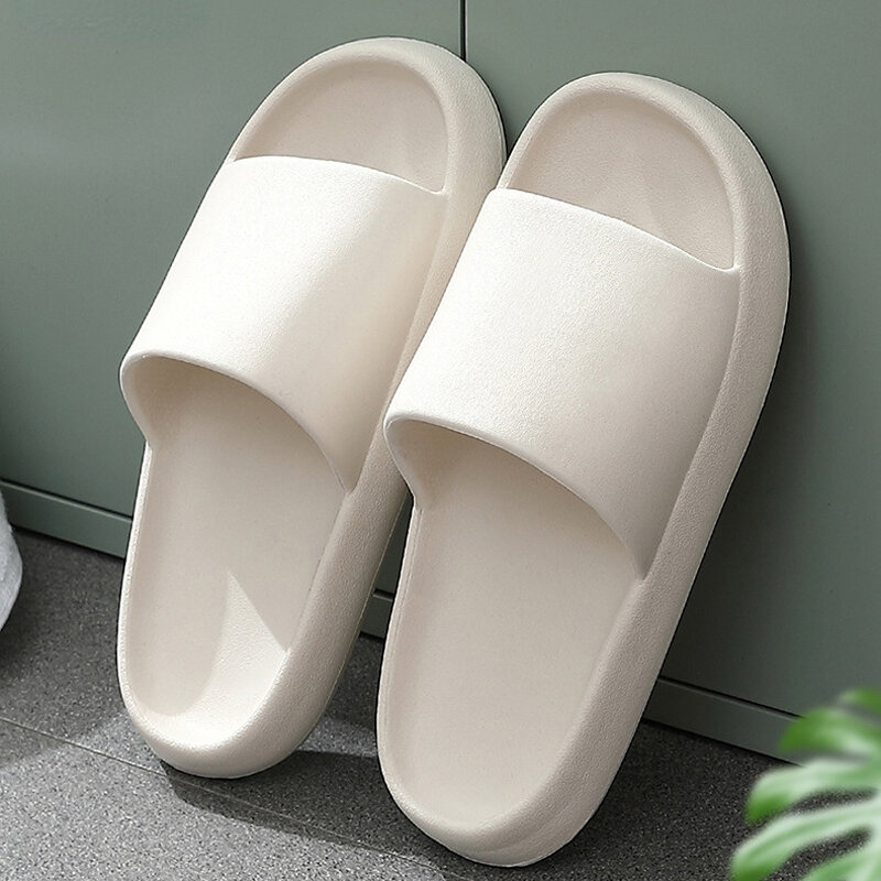 Sandal kamar mandi Pria Wanita, sandal pantai Anti selip, sandal jepit kasual tren baru musim panas 2024 untuk pria dan wanita