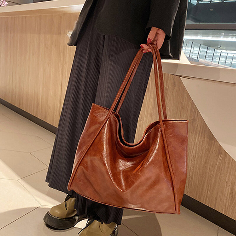 حقائب كتف نسائية ذات سعة كبيرة على الموضة ذات جودة عالية بلون واحد لعطلة غير رسمية حقائب تسوق للنساء