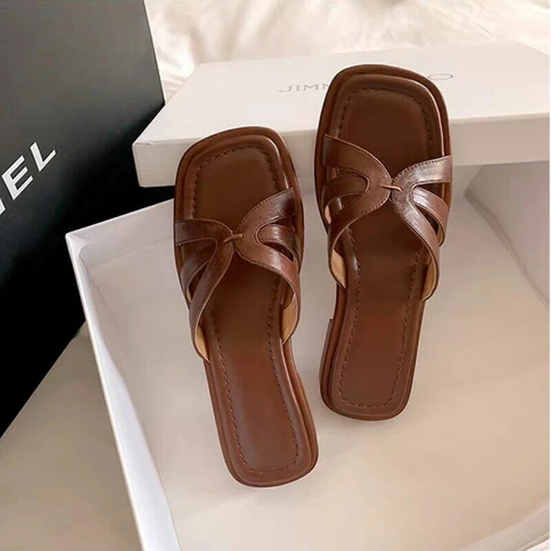 Sandal selop wanita, ukuran 35-40, kulit asli lembut hak rendah musim panas, sepatu pantai kasual rumah sandal luar ruangan 2024