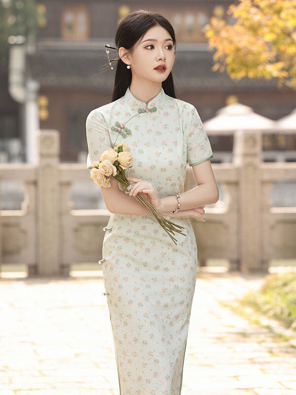 2024 donne Cheongsam verde Plus Size abito di fascia alta Qipao abiti da sera lunghi tradizionali cinesi Costume da sposa per feste