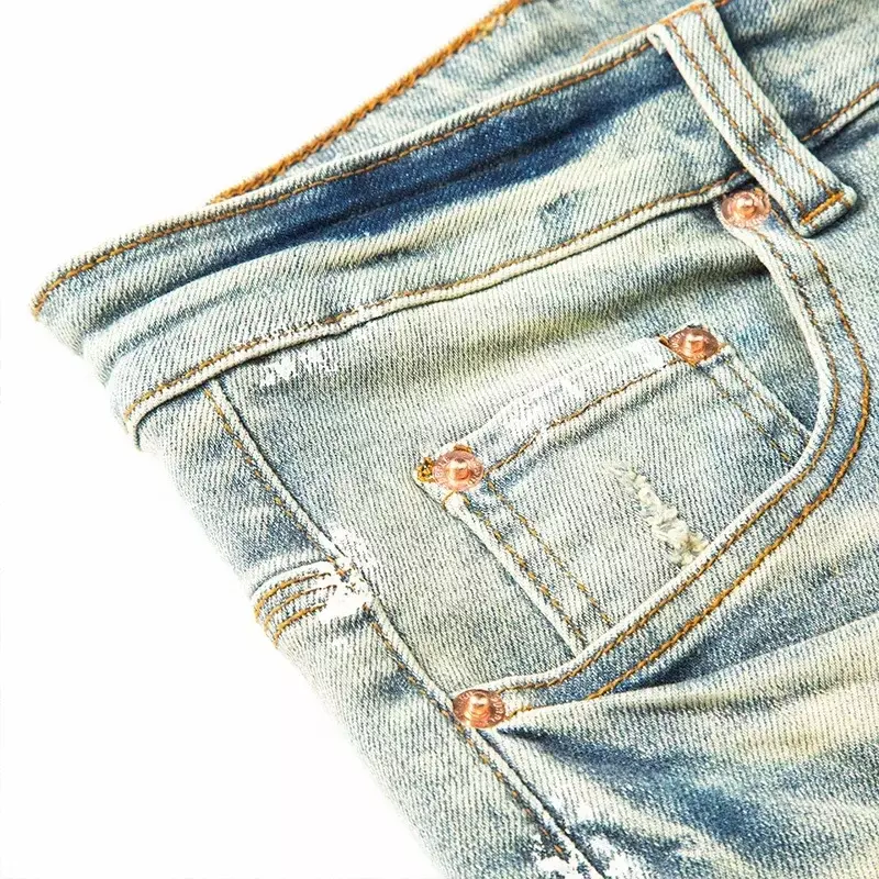 Hochwertige lila Roca Marke Jeans American Top Street mit Löchern, schmutzig gewaschen und gespritzt gerade stilvolle und schlanke Hosen