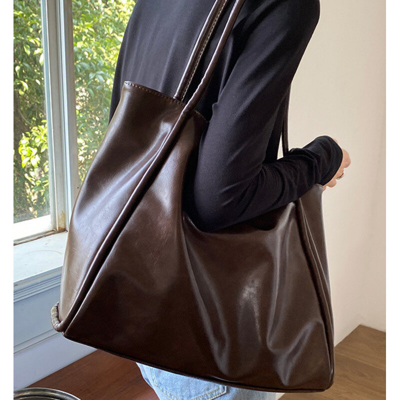 กระเป๋าสะพายไหล่แบบถือหนึ่งชิ้นกระเป๋าคาดลำตัวสะพายข้างอเนกประสงค์ขนาดใหญ่จุได้เยอะสำหรับผู้หญิง Y2k แมสเซนเจอร์หรูหรา