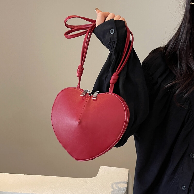 Bolsa de ombro vermelha do coração do amor para mulheres, bolsa designer, bolsa crossbody, couro PU, axilas com zíper, moda, Y2K, 2024