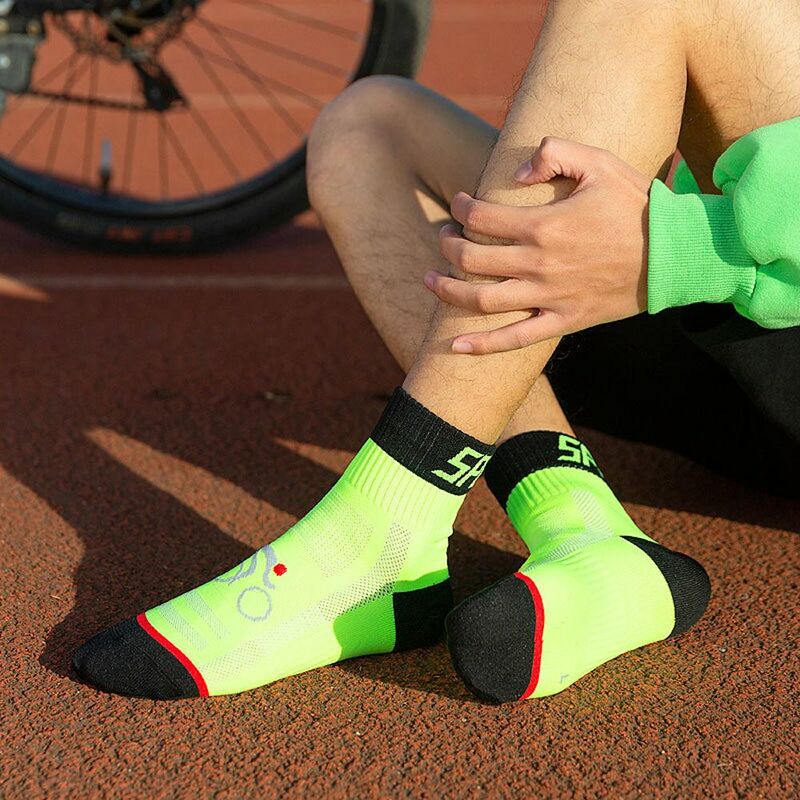 Calcetines deportivos profesionales transpirables para hombre, medias de tubo medio, para correr, baloncesto y bicicleta, a la moda