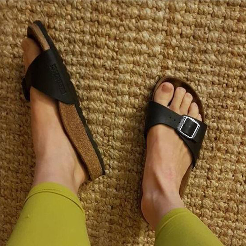 Sandálias de fundo plano aberto para mulheres, sapatos de praia confortáveis, chinelos de toe aberto, botão de quare ajustável, grande, verão, novo, 2024