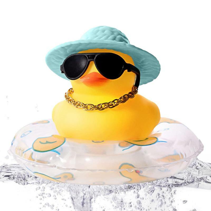 Gummi Ente Ornamente Baby Bad Spielzeug Auto Armaturen brett Dekoration Zubehör mit Mini Schwimm ring Sonnenhut Halskette und Sonnenbrille