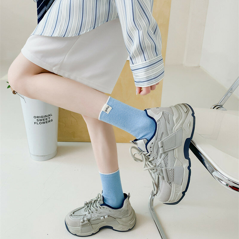 النسخة الكورية من يوهو علامة قماش الجوارب منتصف الساق للنساء ، الجوارب الصيفية ، الموضة ، تصادم الألوان ، الجوارب الكاجوال المكدسة