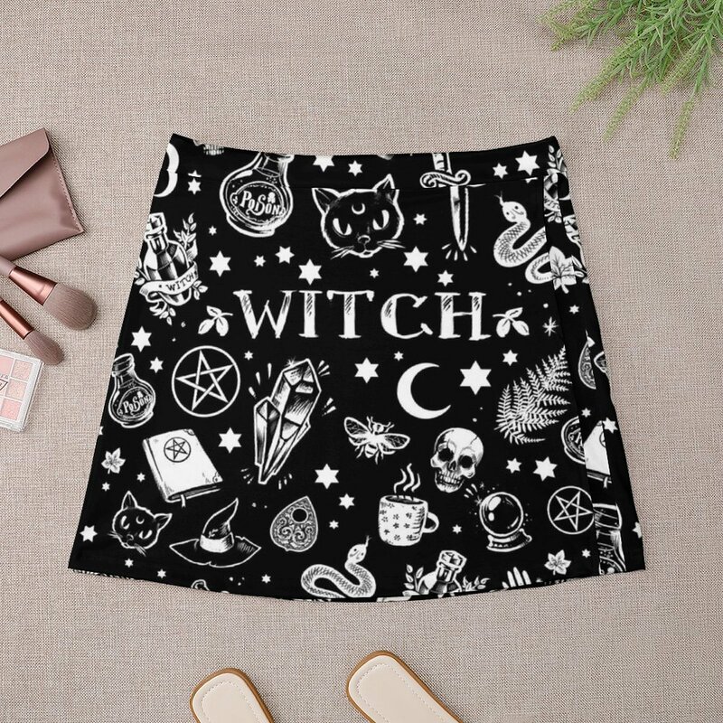 Женская мини-юбка с принтом ведьмы