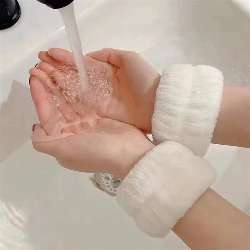 Opaska na nadgarstek miękki ręcznik z mikrofibry opaski na nadgarstek do mycia twarzy i wchłaniania wody do mycia twarzy zapobiega wilgoci