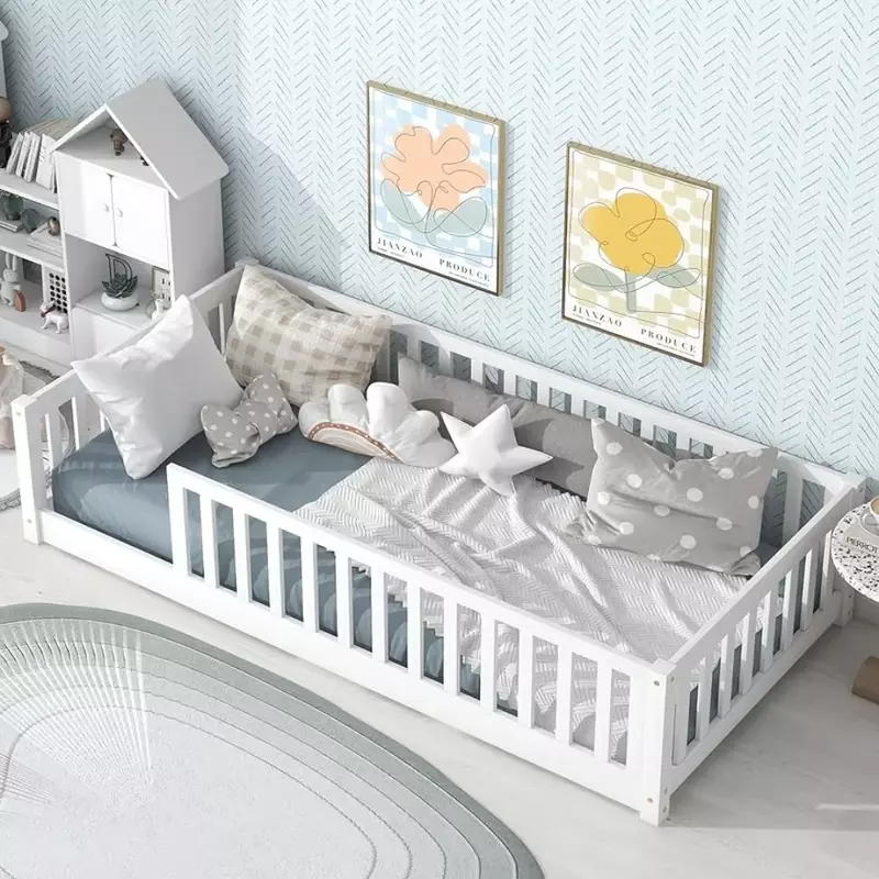 Struttura del letto a due dimensioni con recinzione di sicurezza e doghe in legno, letto a pavimento Montessori in legno, struttura del letto a pavimento per bambini, più colori