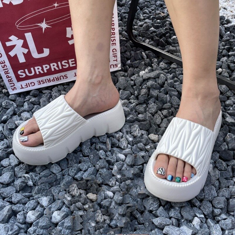 Modne grube pantofle domowe sandały na platformie letnie sandały z antypoślizgową podwyższoną piętą na plaży letnie codzienne klapki damskie