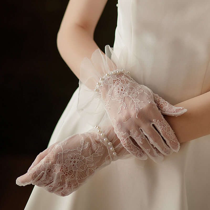 Wg048 requintado casamento nupcial curto branco luvas de renda pérolas plissado borda das senhoras das senhoras da noiva dedo pulso handschuh