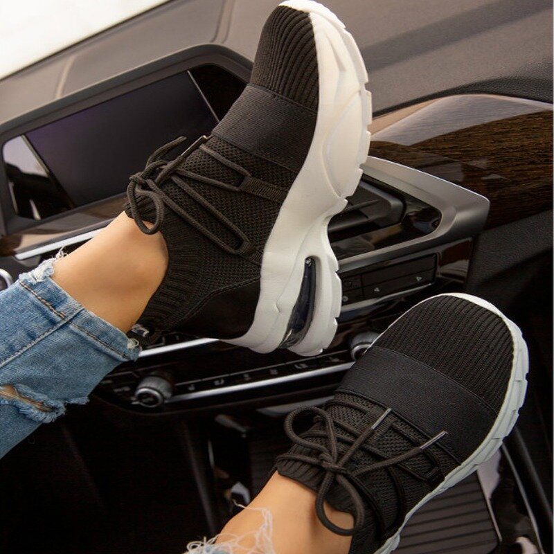2024 kobiet oddychające sneakersy letnie jasne siateczkowe buty sportowe do biegania wygodne sznurowane buty do tenisa do chodzenia na platformie