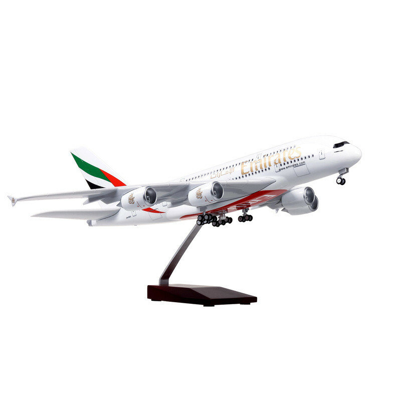 45CM 1/160 scala Diecast modello A380/B777 Emirates Airlines aereo in resina con luce e ruote collezione di giocattoli decorazione regali