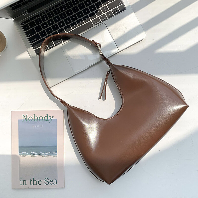 Tote Bag Fashionable Shoulder Bag for Women With High-end Feel PU Leather Styling Retro Underarm Bag