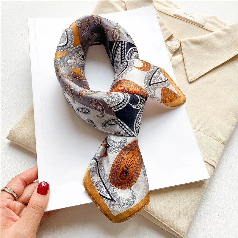 Moda 100% sciarpa di seta naturale copricapo da donna sciarpe quadrate da donna Foulard fazzoletto da collo Bandana estate piccola fascia stampata