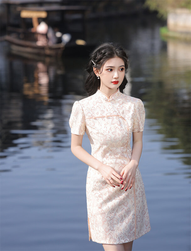 Cheongsam corto de encaje para mujer, vestido chino clásico de manga corta, Qipao Sexy, ropa de diario para boda y fiesta de noche para niñas, nuevo y elegante