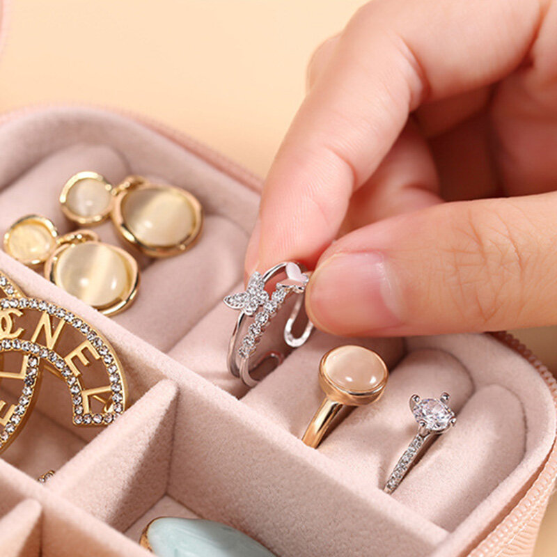 Kotak Perhiasan Ritsleting Hadiah Pesta Ulang Tahun Pernikahan Kulit Kasus Perhiasan Perjalanan dengan Nama Pengiring Pengantin Proposal Pemegang Perhiasan untuk Dia