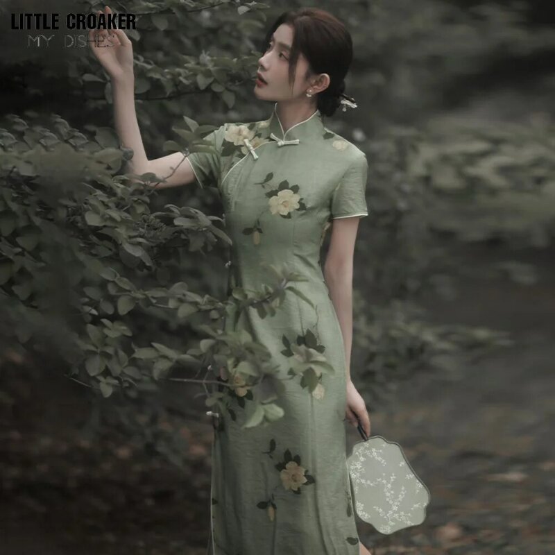 Chinesischer Stil alter Shanghai Cheong sam einfaches und elegantes Retro-Temperament junger Frühling verbesserte High-End-Qipao-Kleid