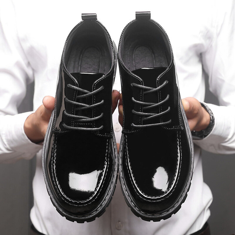 Sepatu pria musim gugur kulit bulu bernapas dengan bebas baru sepatu kasual mode siswa papan kulit kecil Martin Boots tahan air