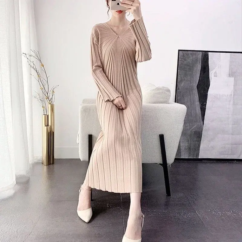 NMZM2030 Autumn and Winter New Waist Slim V-Neck Ankle Bottom Long Knitted Pullover Over Knee Long Wool Dress