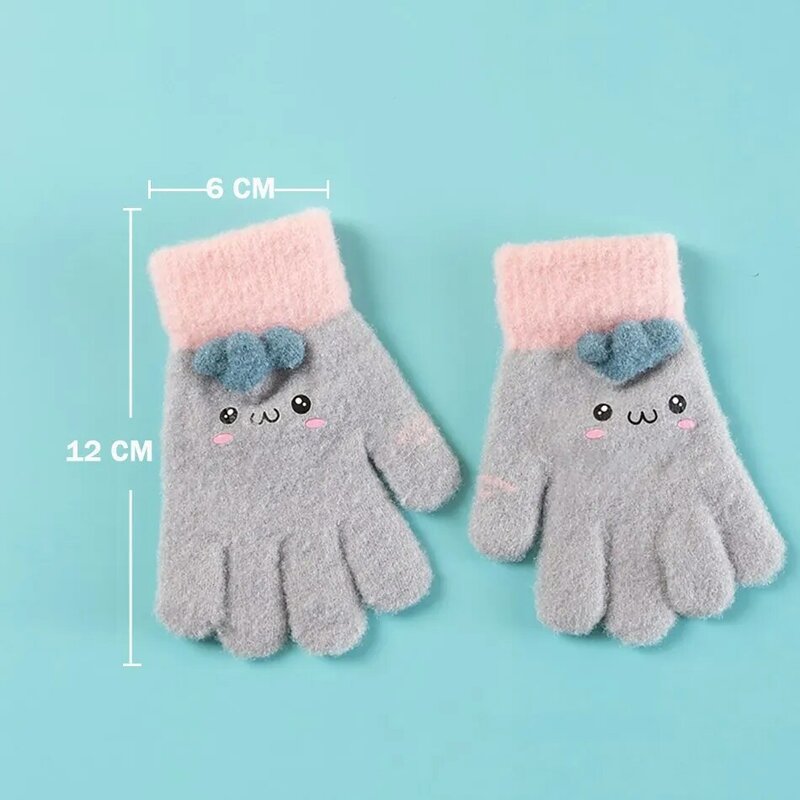 Guantes suaves de dedos completos para niñas pequeñas, manoplas cálidas de invierno con dibujos animados de zanahoria, accesorios para niños de 3 a 5 años